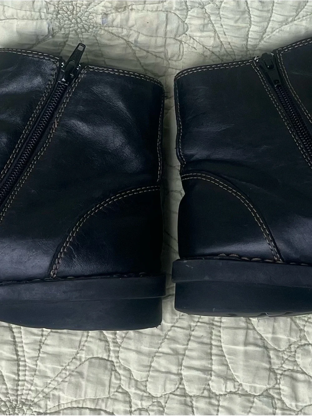 Clarks classic ankle